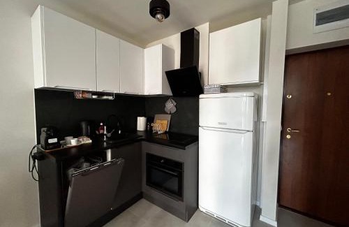 Mirow Apartment | Sky Apartment Comfy Suite Pereca