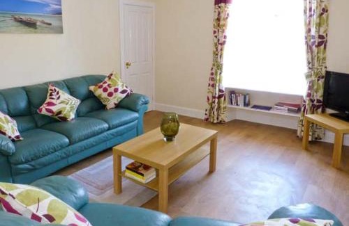 Lanark House | Sky Blue Cottage