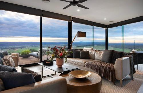 Mount Franklin House | Sky High- iconic ridge-top retreat