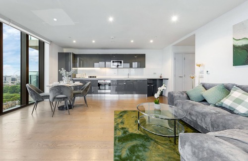 Elephant and Castle Apartment | Sky High Luxury 2 Bed Flat with Jaw Dropping Views