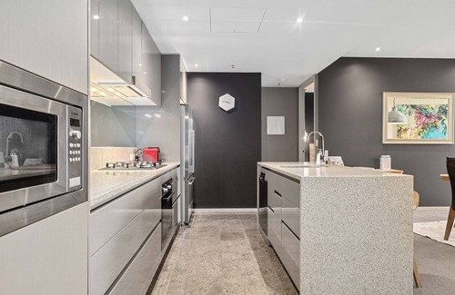 City East Apartment | Sky High Views in the Heart of Canberra