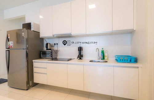 Bukit Indah Apartment | Sky loft (ホームステイ) @ JB city homestay