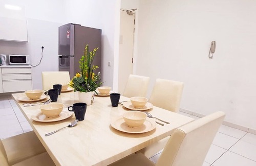 Bukit Indah Apartment | Sky Loft AEON (5pax -B17) @ JB City Homestay