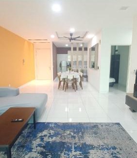 Bukit Indah Apartment | Sky Loft Premium Bukit Indah with Garden View & Nflix HBO A30