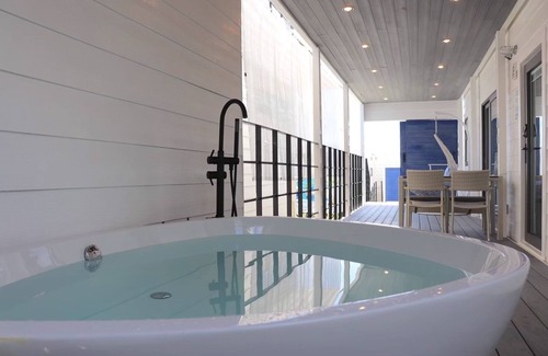 Okinawa House | Sky Rooftop Room / Nanjo Okinawa