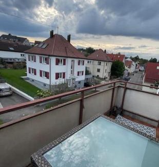 Magstadt Apartment | Sky Studio Apartment 1,5 Zimmer für 4 Leute Zentral 35qm S-Bahn Mercedes Benz