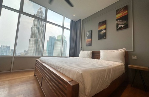 Golden Triangle Apartment | SKY SUITE KLCC - 3 BEDROOM KLCC VIEW