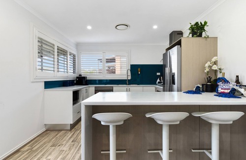 Malua Bay House | Skyes Beach House-Views, Spas, Sauna, Arcade Games