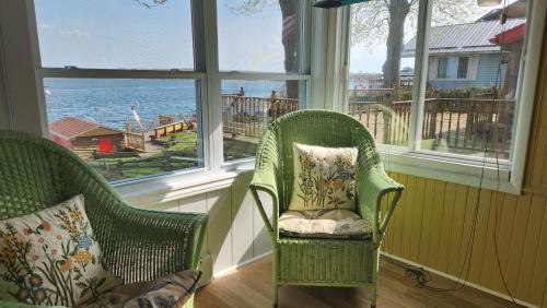 South Glengarry House | Skylight Waterfront home w/amazing view/dock/boat