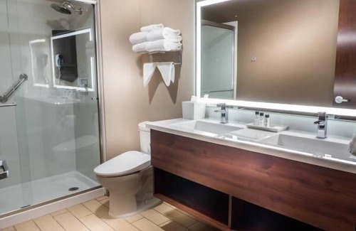 Midway Hotel | Skyline Hotel & Casino