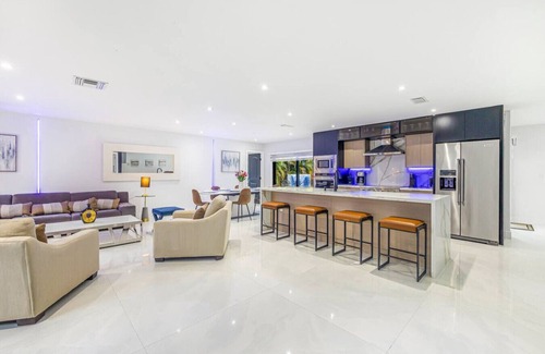 Miami Lakes House | Skyline Lux Villa w/Pool 4/3