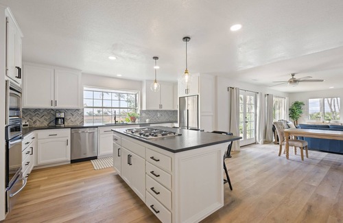Vista House | *Skyline Ocean View Private Estate*