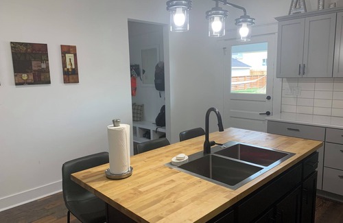 Holy Cross House | Skyline View with a Hot Tub!