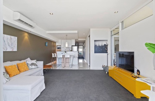 East Perth Apartment | SkylineViews 2bdrm ~ River, WACA, Optus stadium