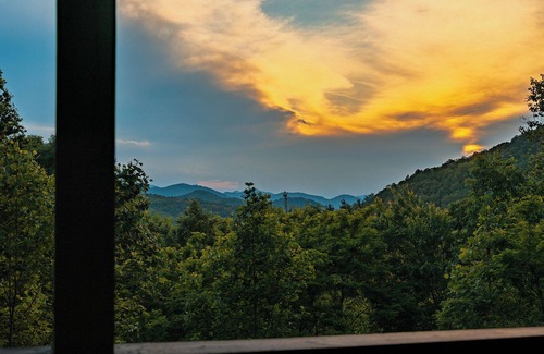Bryson City Cabin | Skyview J.E.M - Romantic 1BR + Loft Smoky Mountain Cabin w/Hot Tub, Fire Pit & Forest Views