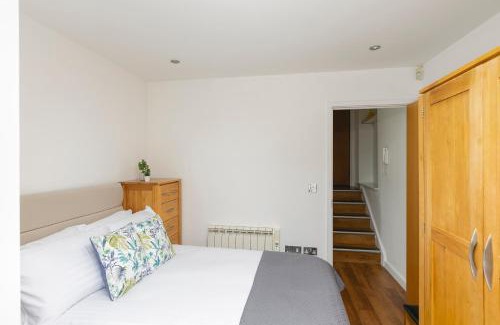Golborne Apartment | Skyvillion - Beautiful 3-Bed Central London Apartment
