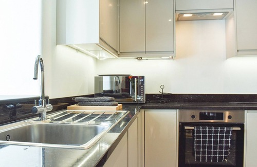 Brayford Cottage | Slade Barn - UK42977