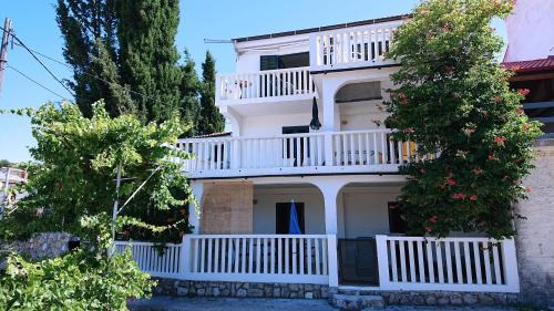 Lopar Apartment | Slavica apartments