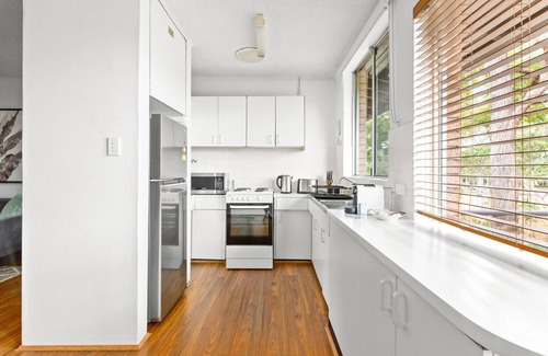 North Parramatta Apartment | Sleek 2-Bed Unit in Quiet Street by Belmore Park