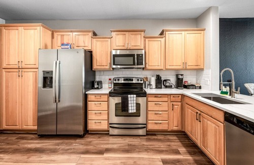 Tempe Apartment | Sleek 2BR Near ASU|Pool, Gym & Pet-Frndly