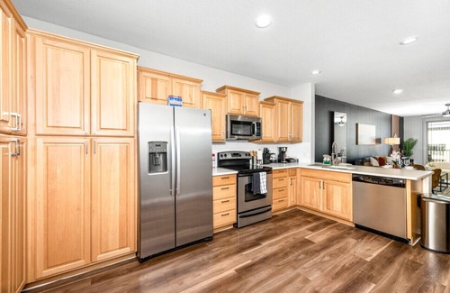 Tempe Apartment | Sleek 2BR Near ASU|Pool, Gym & Pet-Frndly