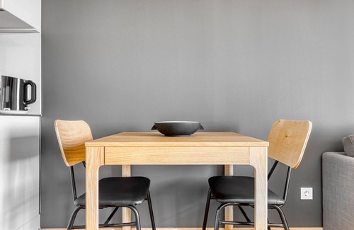 Brigittenau Apartment | Sleek Brigittenau 1BR w/Roof & Pvt Loggia, nr Handeskai, by Blueground