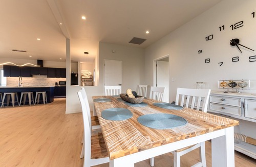 Kaikoura House | Sleek | Elevated Views | Hidden - KK43103