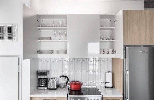 MIT Apartment | Sleek Kendall Sq 2BR, Gym, Doorman, walk to MIT by Blueground