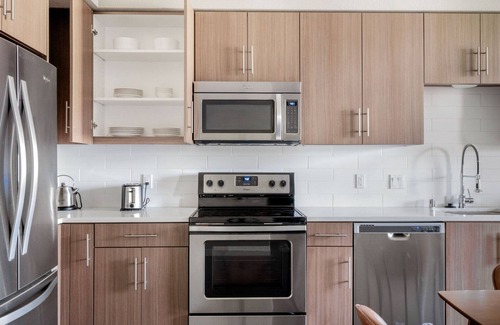 Mountain View Apartment | Sleek Mountain View 1BR w/Garden & Pool, nr Restaurants, by Blueground