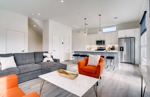 Knox - Henderson House | Sleek New Luxury Home in Prime Uptown Location!
