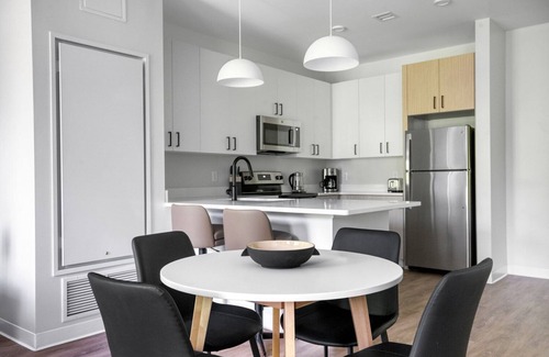 Lower Washington - Mount Hope Apartment | Sleek Roslindale 1BR w/Laundry & Gym, near Transport, by Blueground