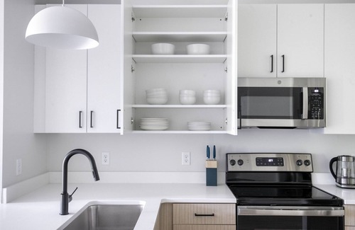 Lower Washington - Mount Hope Apartment | Sleek Roslindale 1BR w/Laundry & Gym, near Transport, by Blueground