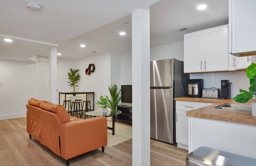 Winter Hill Apartment | Sleek Somerville Apartment near Encore!