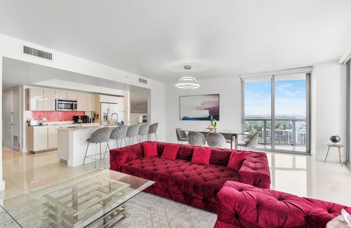 Hallandale Beach Condo | Sleek & Spacious 3-BR Condo at Miami’s Beachwalk Resort
