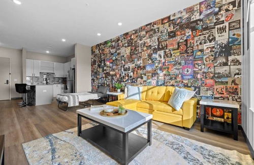 South Nashville Apartment | Sleek Spot: 8 Min to Broadway, Sleeps 4!