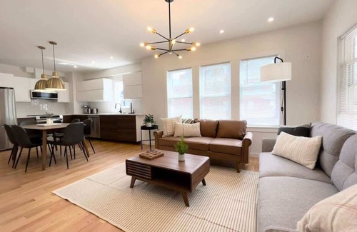 Arlington Apartment | Sleek & Stylish Condo Retreat, 2BA, W/D