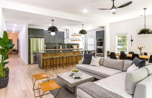 Lancaster House | Sleek Tennessee Retreat 2 Mi to Center Hill Lake!