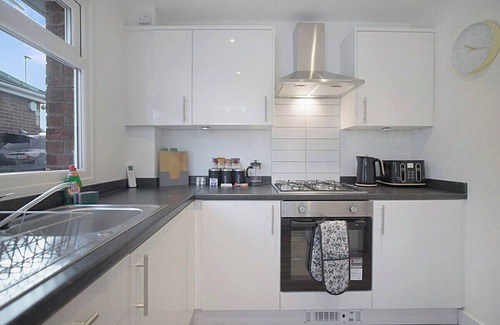 Middlesbrough House | Sleek & Tranquil Corner on Durham Road, Sleeps 4