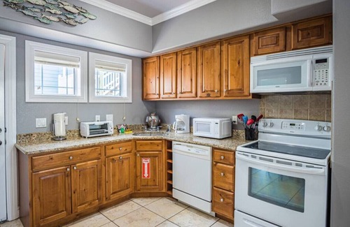Sand Point House | Sleep 18/Pool/Hot Tub/Steps to Beach/Bar/Grill