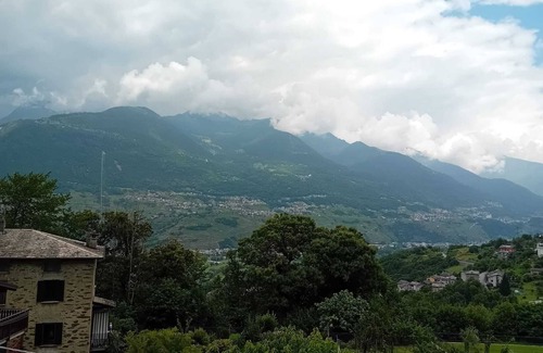 Valtellina Apartment | Sleep in the peace of mountain(sleep in the peace of mountains)