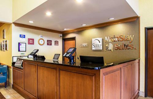 Madison Hotel | Sleep Inn & Suites Madison - Monona