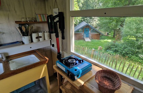 Hundsdorf House | "Sleeping Beauty" idyllically situated pack wagon, accommodation close to nature in the Westerwald