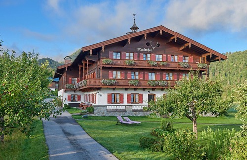 Blindau Apartment | Sleeping beauty vacation apartment with mountain view