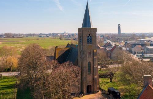 Kaaskerke House | Sleeping in a Church - Bed & Bar Tolomeus