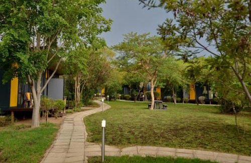 Greater Johannesburg Metropolitan Area Hotel | SleepOver Lanseria