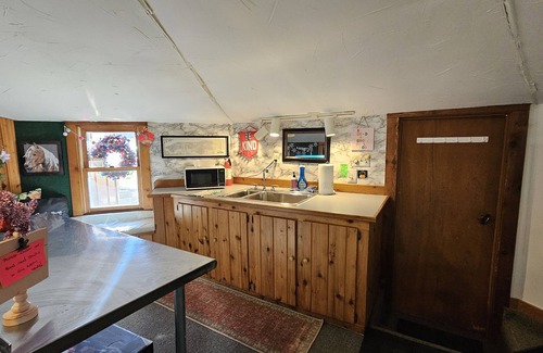 Eden Apartment | Sleepover Studio w Heated Indoor Pool in Rural WNY - Up to 10 Guests - Go Bills!