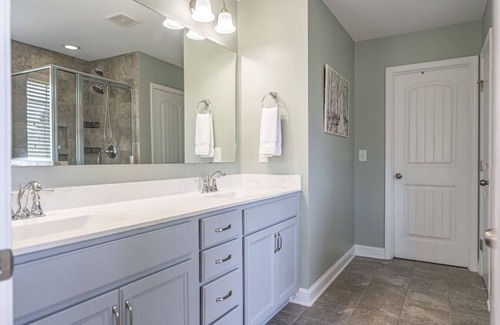 Carthage House | Sleeps 10! Carthage