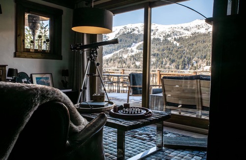 Meribel Ski Chalet | Sleeps 10 with Hot tub and spectacular mountain views