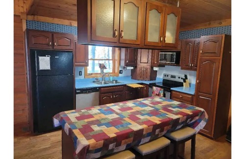 Montpelier Cabin | Sleeps 11 - Bar Room - Game Room - Handicap Accessible
