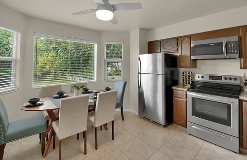Canyon Rim House | Sleeps 11 - Family Friendly - Washer+Dryer - PlayStation Pro - Games - Fast Wifi